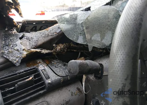 2010 Acura Rl 3.7 из США, поврежденный, VIN JH4KB2F63AC000373